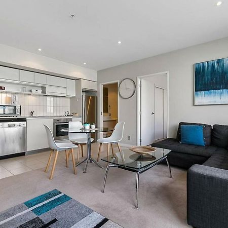 Two Bedroom Apartment - Pool, Gym & Free Parking! Auckland Bagian luar foto