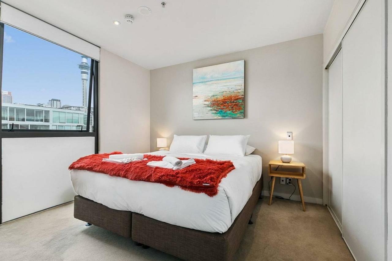 Two Bedroom Apartment - Pool, Gym & Free Parking! Auckland Bagian luar foto