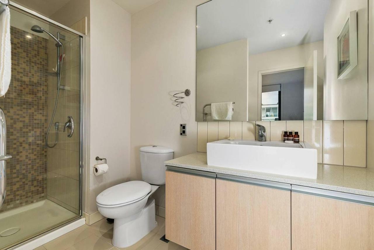 Two Bedroom Apartment - Pool, Gym & Free Parking! Auckland Bagian luar foto